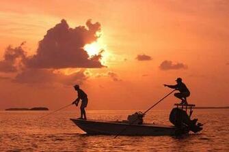 Pescadores V O Coletar Lixo Pl Stico No Mar