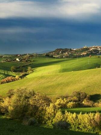 Url Wallpapertock Net Toscana Spring Landscape iPad Wallpaper