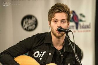 Kdwb Skyroom Luke Hemmings Wallpaper