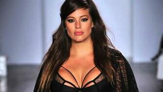 All New Stunning Ashley Graham Wallpaper