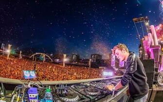 Martin Garrix Wallpaper Background