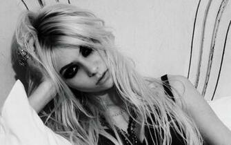 Taylor Momsen Wallpaper Windows