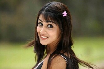 Genelia New Pics Look Stills Bollywood Actress