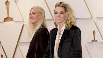 Kristen Stewart Wore A Short Suit To The Oscars Red Carpet