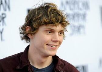Evan Peters Wallpaper Full HD Pictures