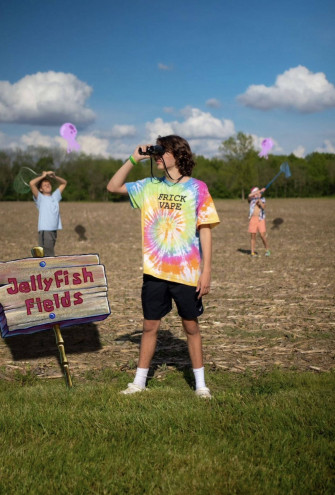 Baylen Levine With A Jellyfish Meme Magic Wallpaper