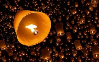 Chinese Lanterns Wallpaper