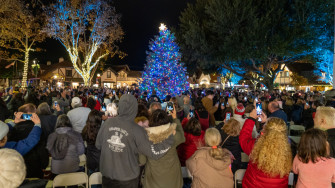 California S Best Christmas Town Ready To Welcome Visitors For