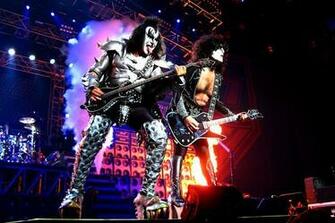 Business Rocks As Kiss Man Gene Simmons And Fergie Cement Us Uk
