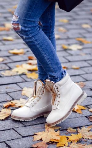 Girl Jeans Shoes Autumn 4k Ultra HD Mobile Wallpaper