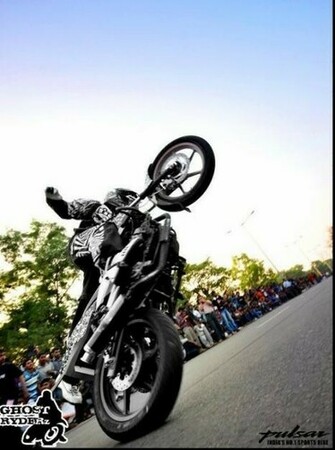 Royal Wallpaper Bike Stunt