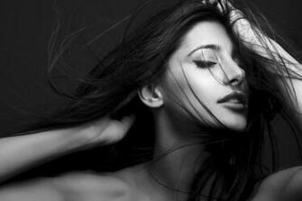 Celebrity Wallpaper Nargis Fakhri HD