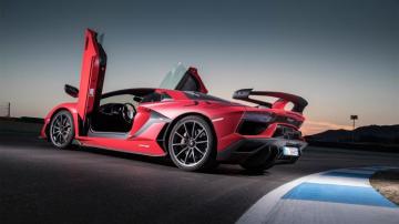The Myth Of Lamborghini S Scissor Doors
