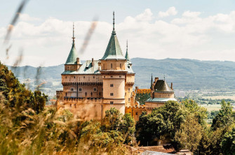 Bright And Sunny Bojnice Castle 5lmkyelcneoc0mlg Wallpaper