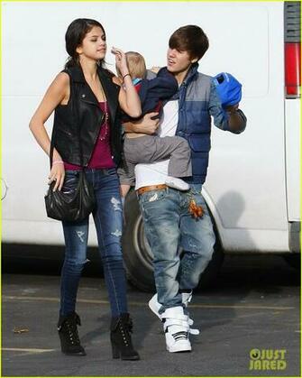 HD Wallpaper Justin Bieber And Selena Gomez Pictures