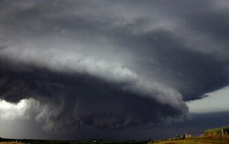 HD Tornado Wallpaper Desktop